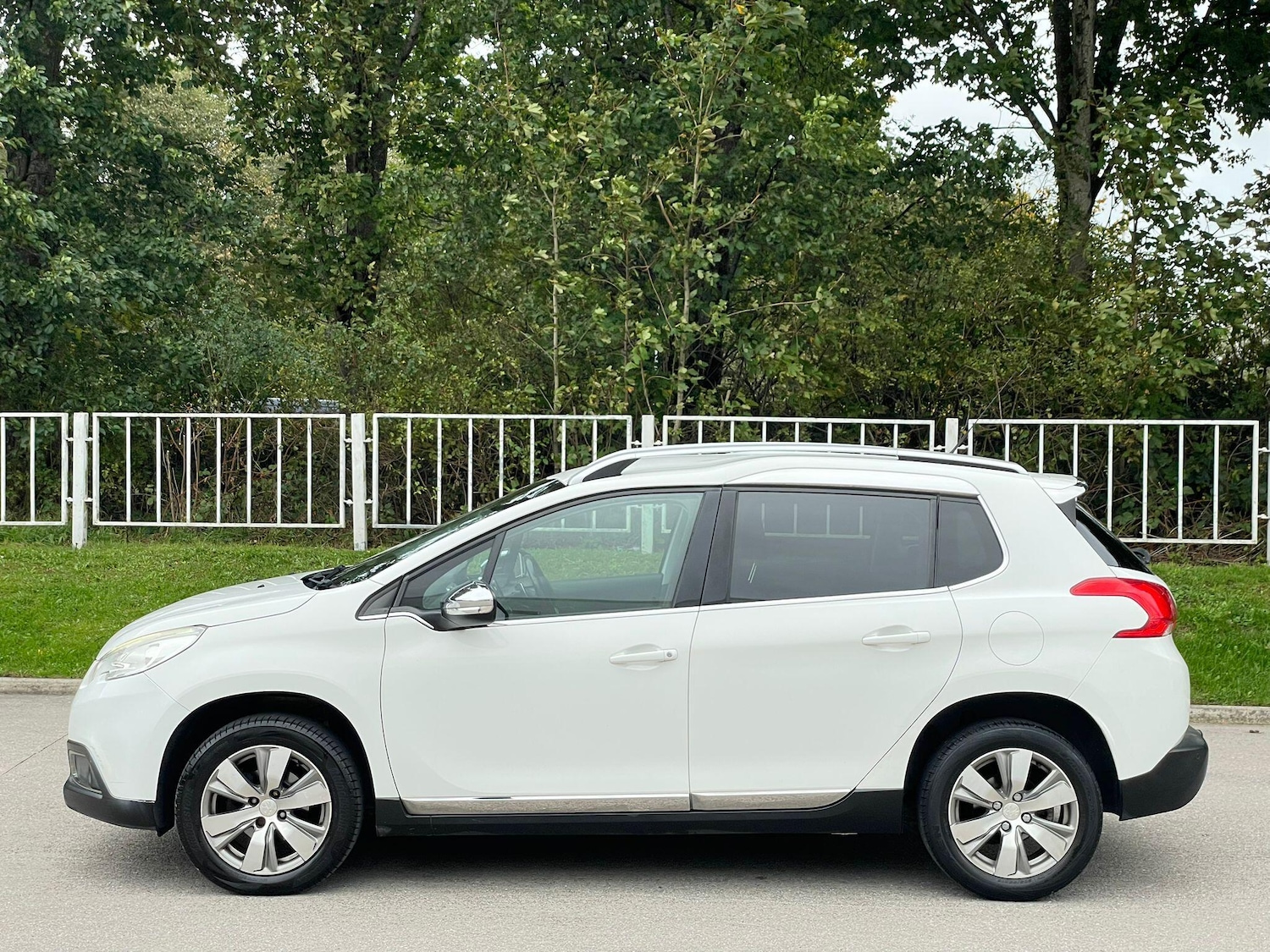 Used Peugeot 2008 2015 for sale - 77386893: Photo 4