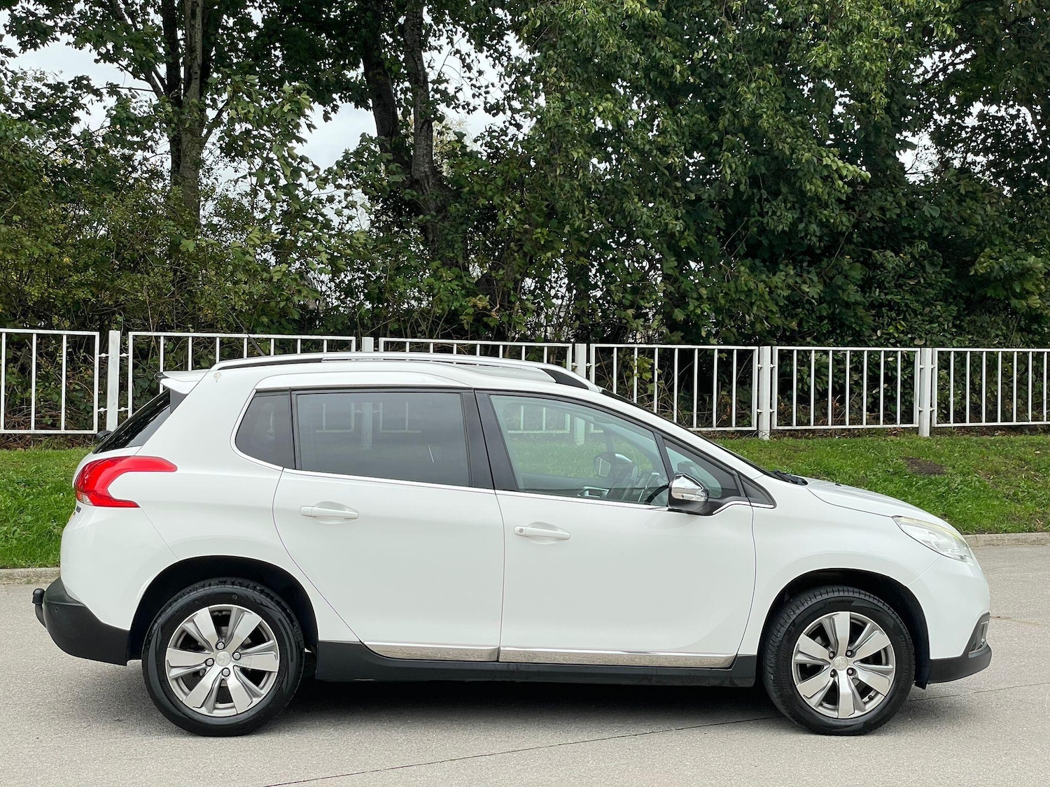 Used Peugeot 2008 2015 for sale - 77386893: Photo 8