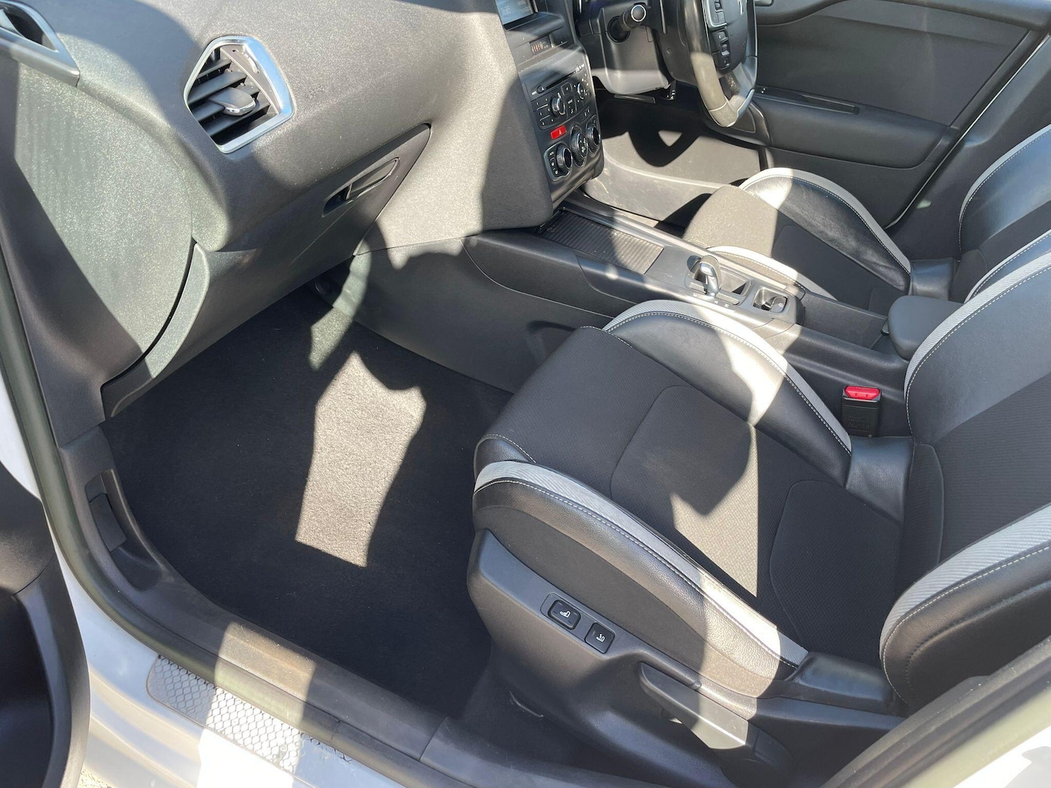 Used Citroen DS4 2013 for sale - 77898515: Photo 37