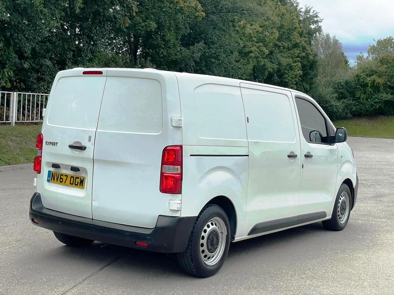 Used Peugeot Expert 2018 for sale - 77386505: Photo 9