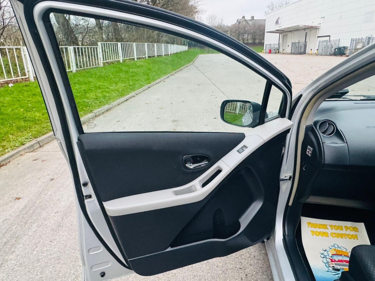 Used Toyota Yaris 2011 for sale - 77647202: Photo 21