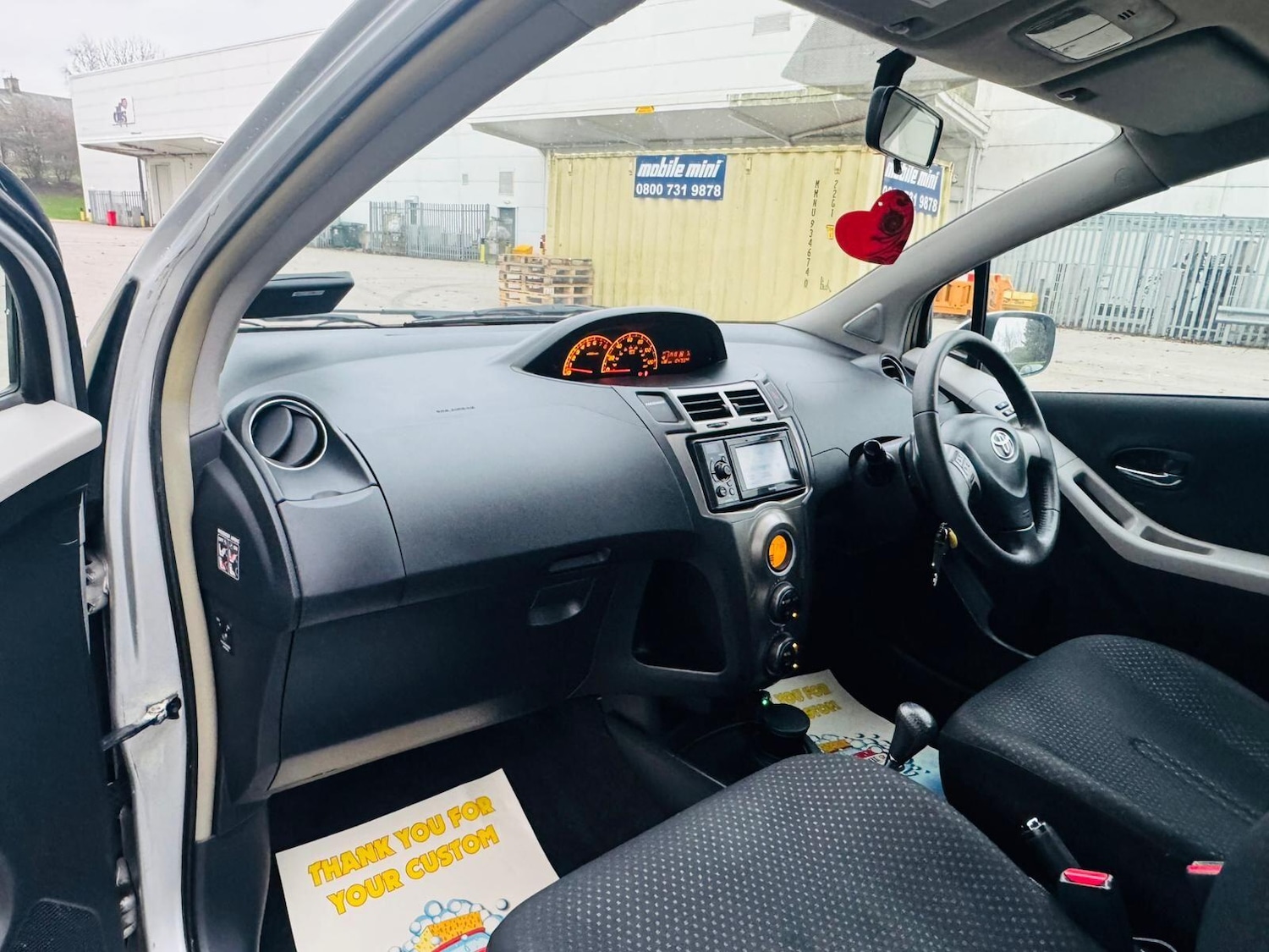 Used Toyota Yaris 2011 for sale - 77647202: Photo 29