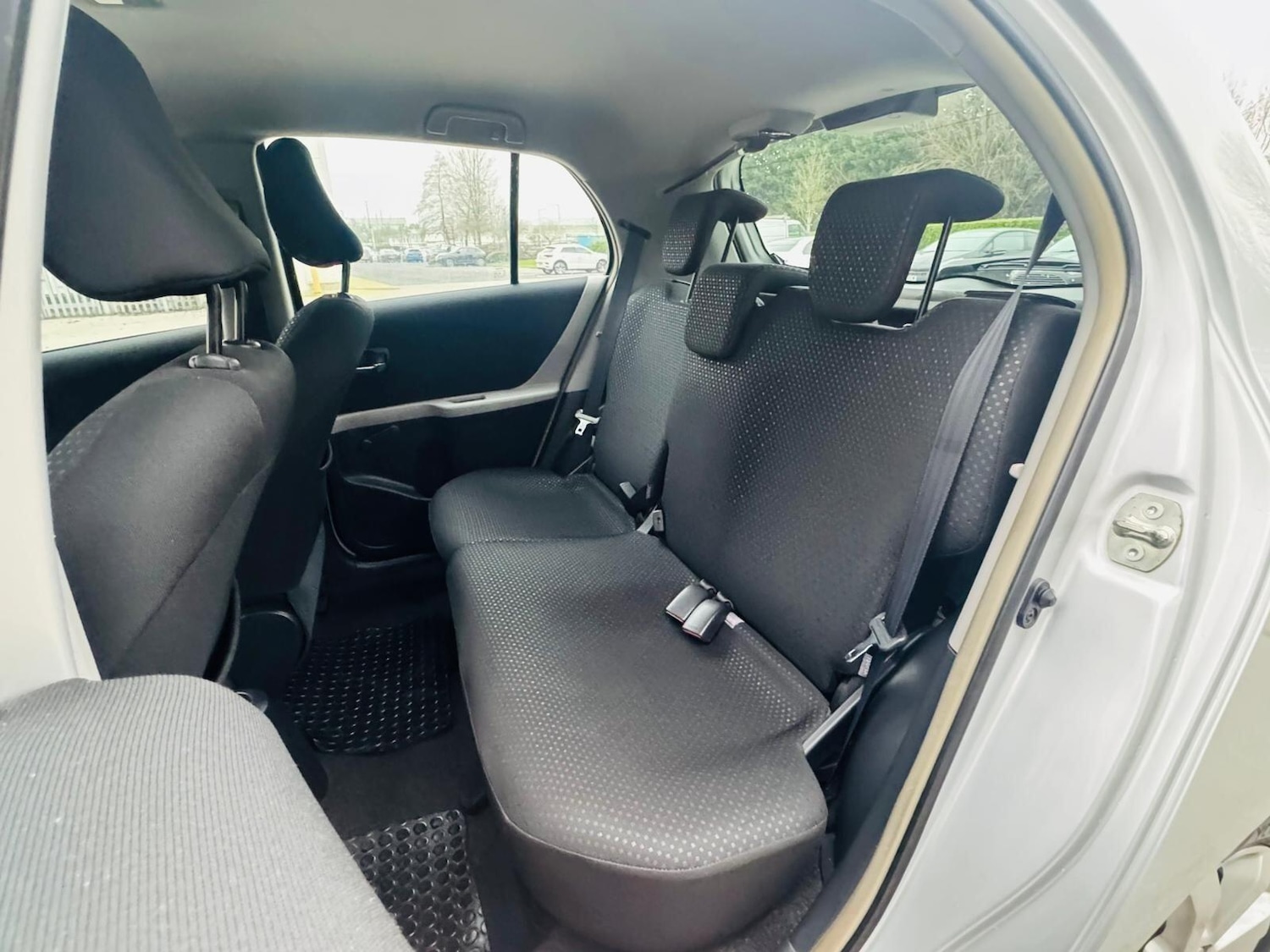 Used Toyota Yaris 2011 for sale - 77647202: Photo 34