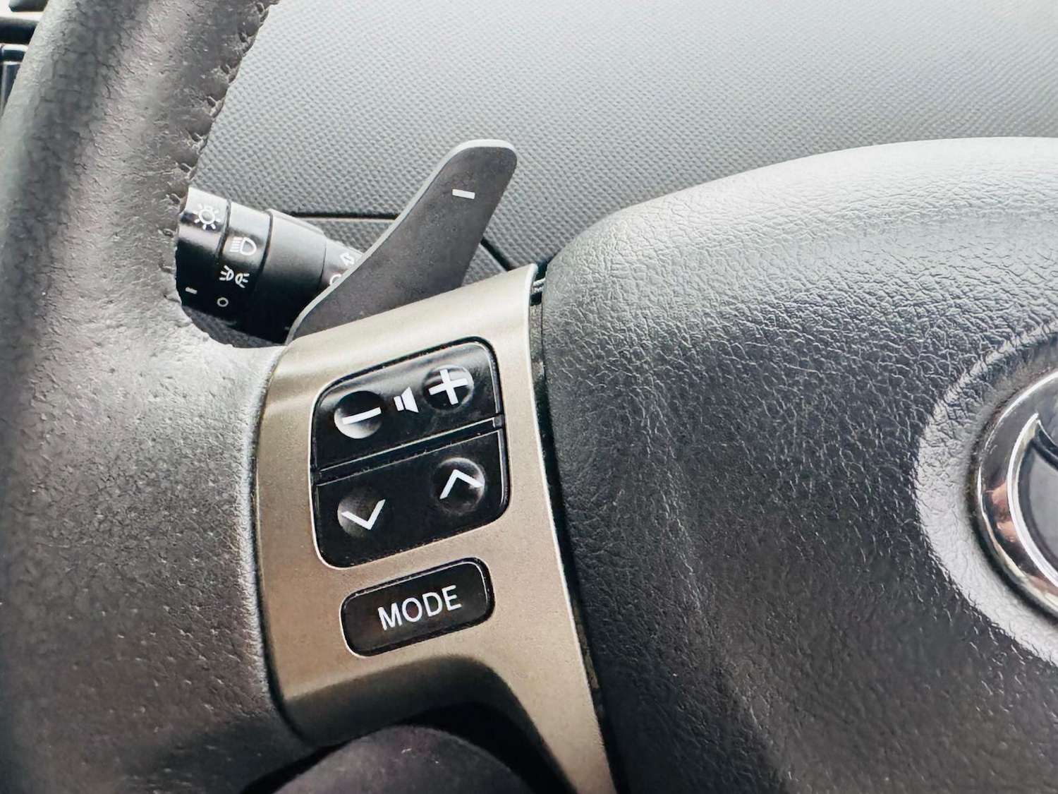 Used Toyota Yaris 2011 for sale - 77647202: Photo 40