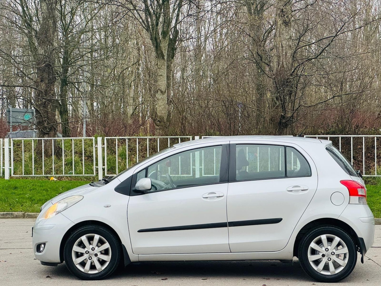Used Toyota Yaris 2011 for sale - 77647202: Photo 5