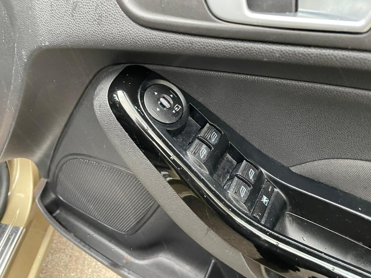 Used Ford Fiesta for sale - 78219990: Photo 32