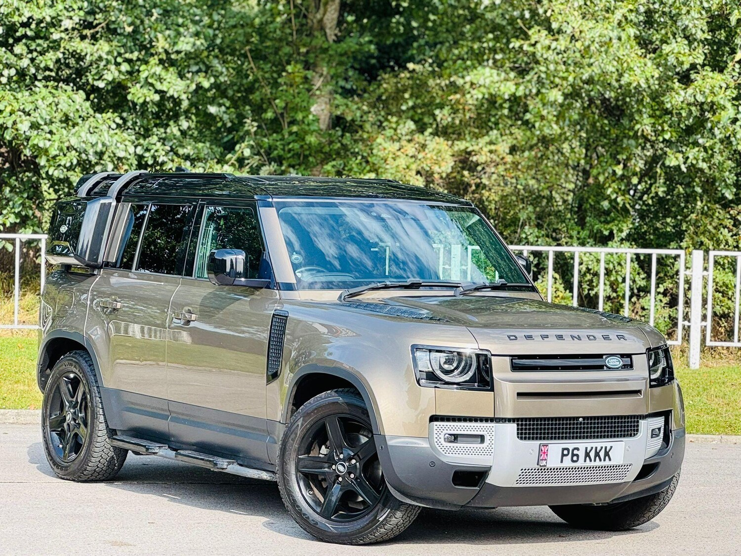 Used Land Rover Defender 110 for sale - 77386691: Photo 11