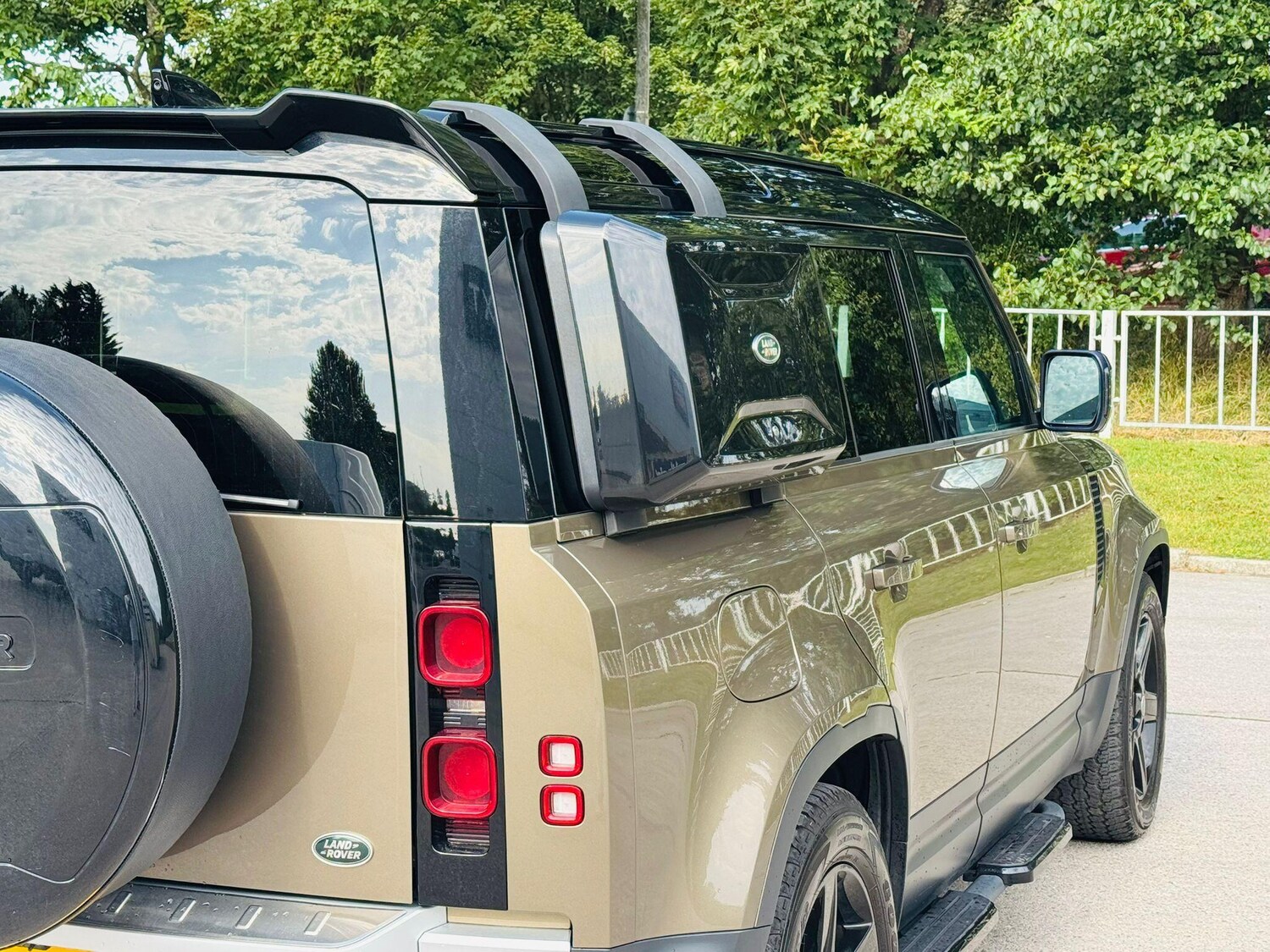 Used Land Rover Defender 110 for sale - 77386691: Photo 14