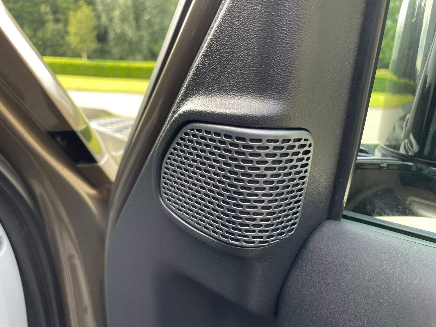 Used Land Rover Defender 110 for sale - 77386691: Photo 25