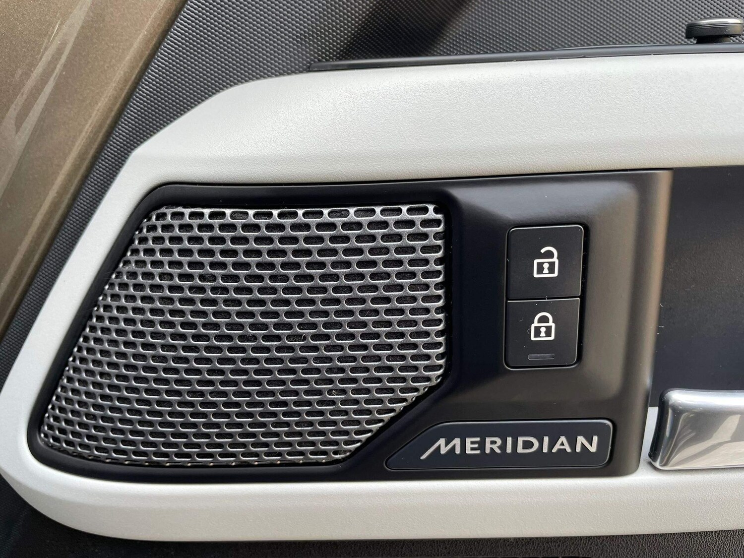 Used Land Rover Defender 110 for sale - 77386691: Photo 26