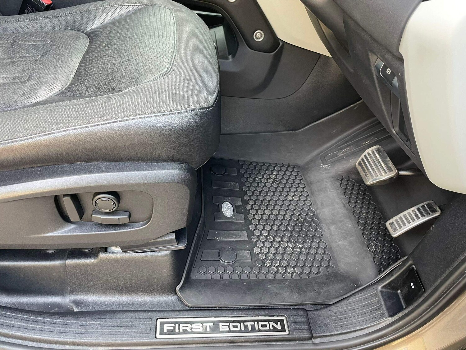 Used Land Rover Defender 110 for sale - 77386691: Photo 37