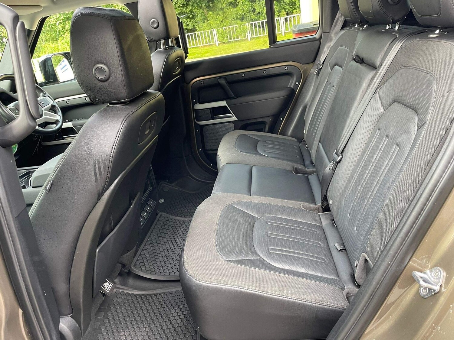 Used Land Rover Defender 110 for sale - 77386691: Photo 43