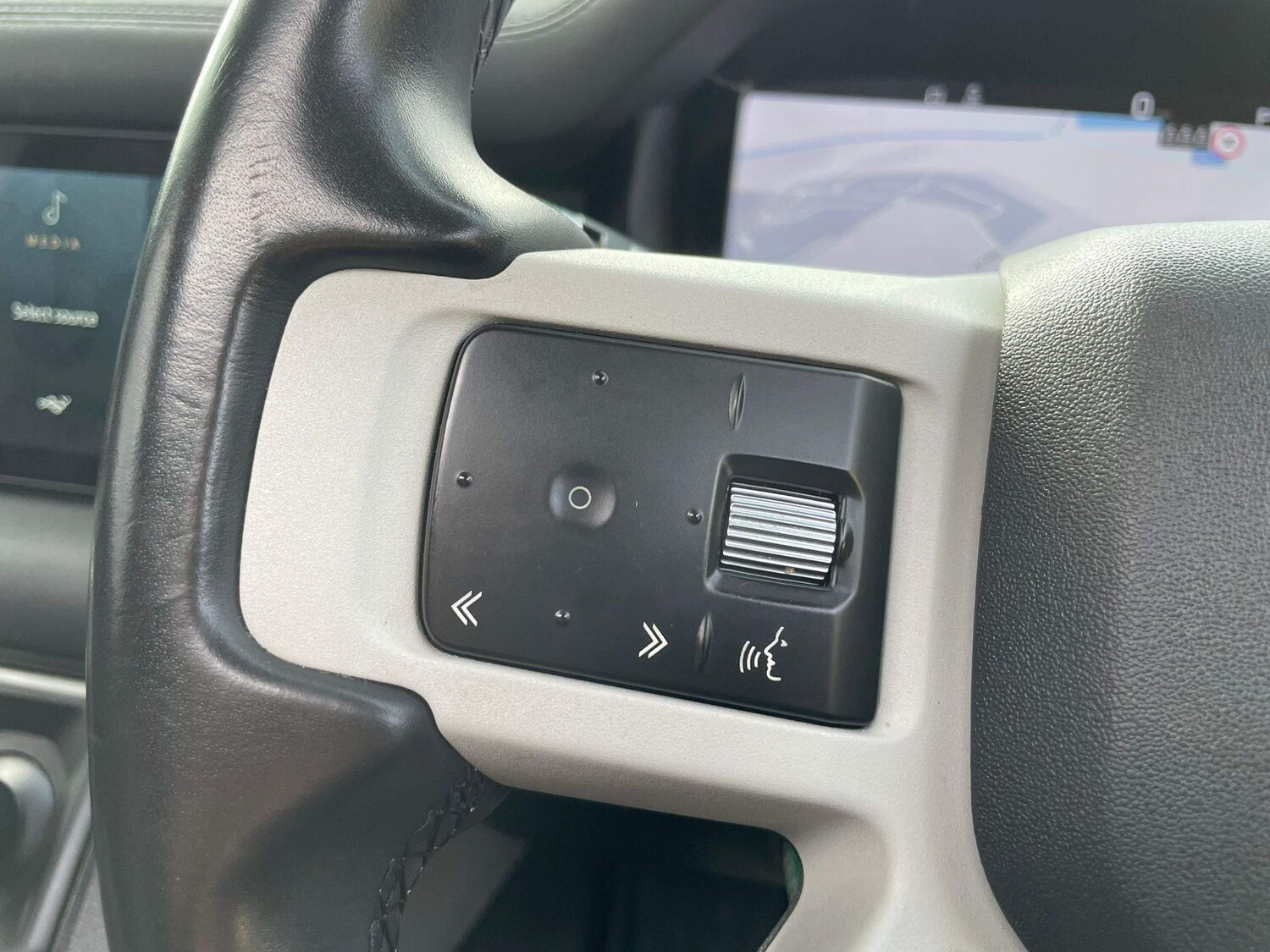 Used Land Rover Defender 110 for sale - 77386691: Photo 56