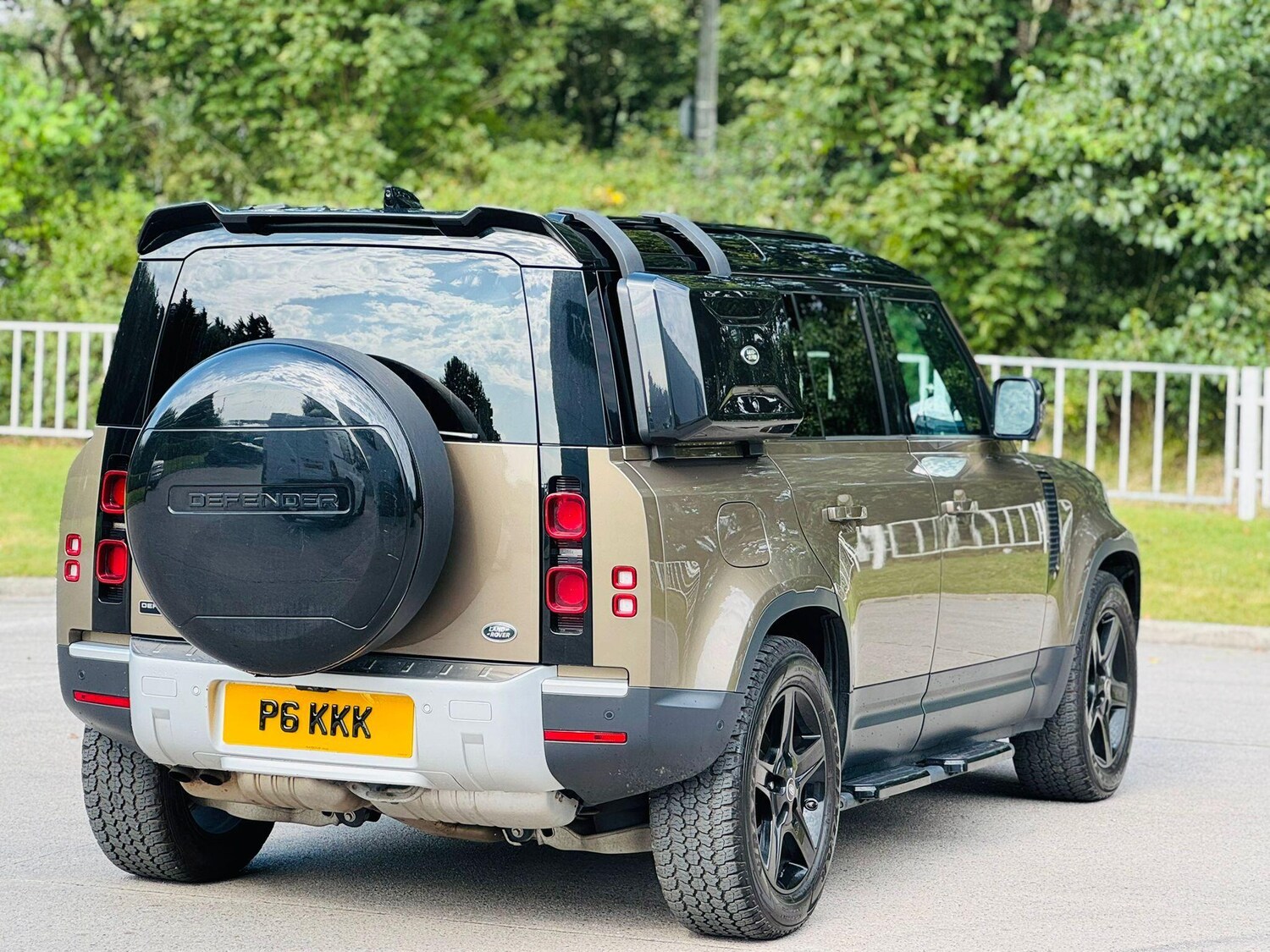 Used Land Rover Defender 110 for sale - 77386691: Photo 8