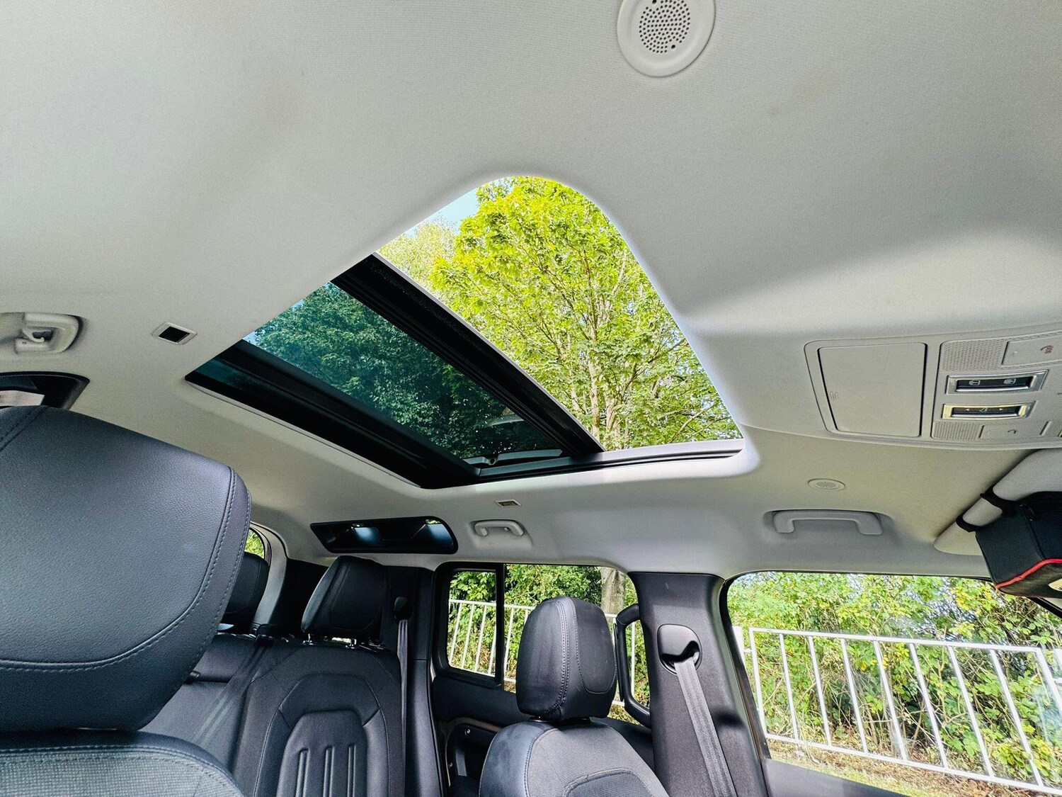 Used Land Rover Defender 110 for sale - 77386691: Photo 80