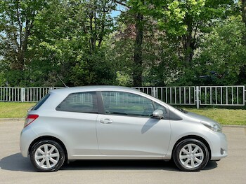Used Toyota Yaris 2012 for sale - 78462396: Photo