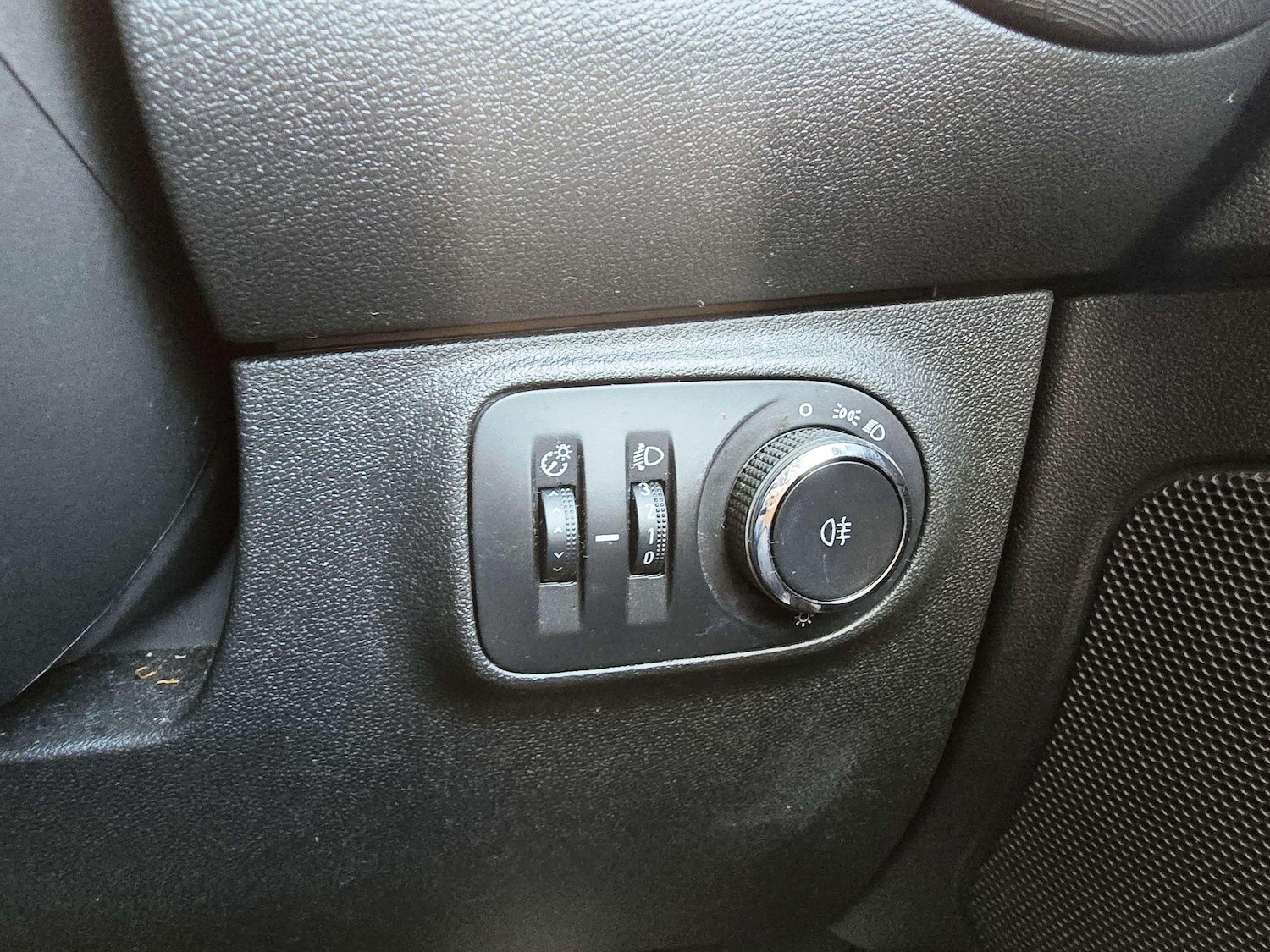 Used Vauxhall ADAM 2015 for sale - 77387597: Photo 44