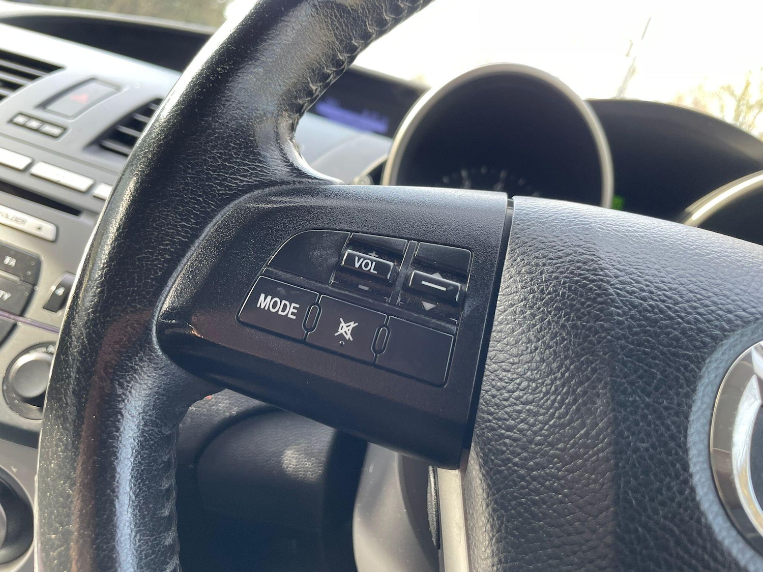 Used Mazda Mazda3 2011 for sale - 77957071: Photo 26