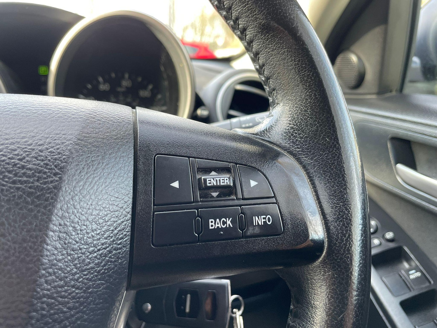 Used Mazda Mazda3 2011 for sale - 77957071: Photo 27