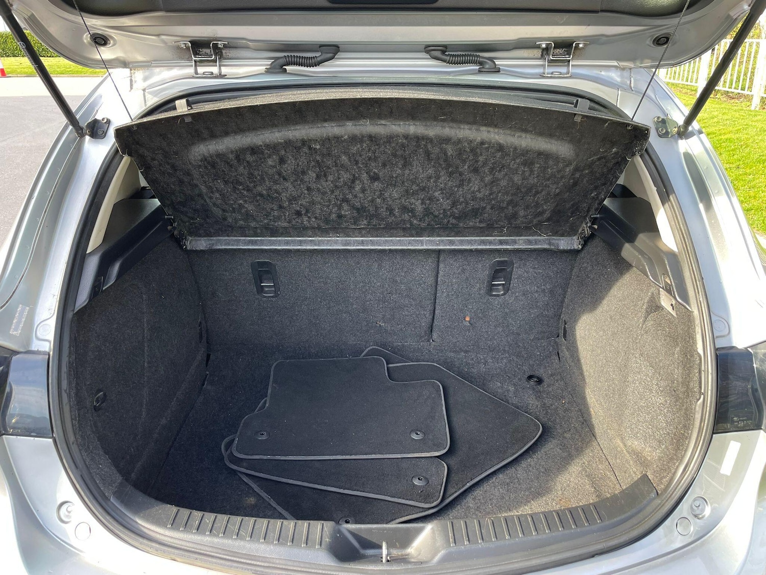 Used Mazda Mazda3 2011 for sale - 77957071: Photo 41