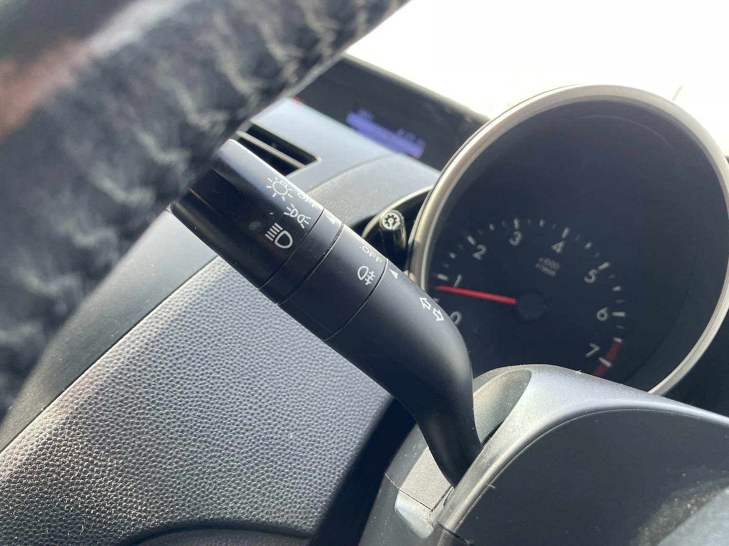 Used Mazda Mazda3 2011 for sale - 77957071: Photo 47