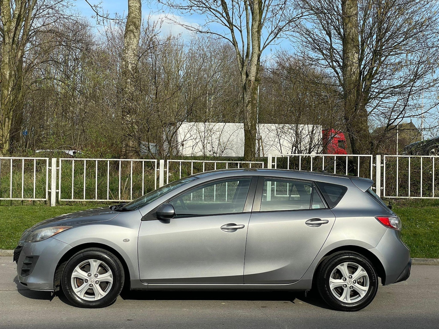 Used Mazda Mazda3 2011 for sale - 77957071: Photo 5