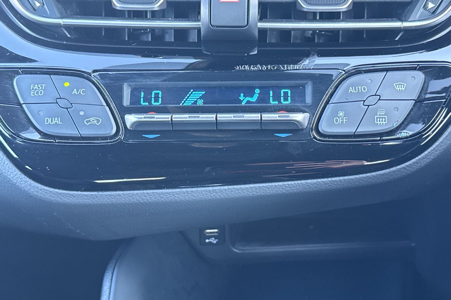 Used Toyota C-HR 2023 for sale - 77758380: Photo 22