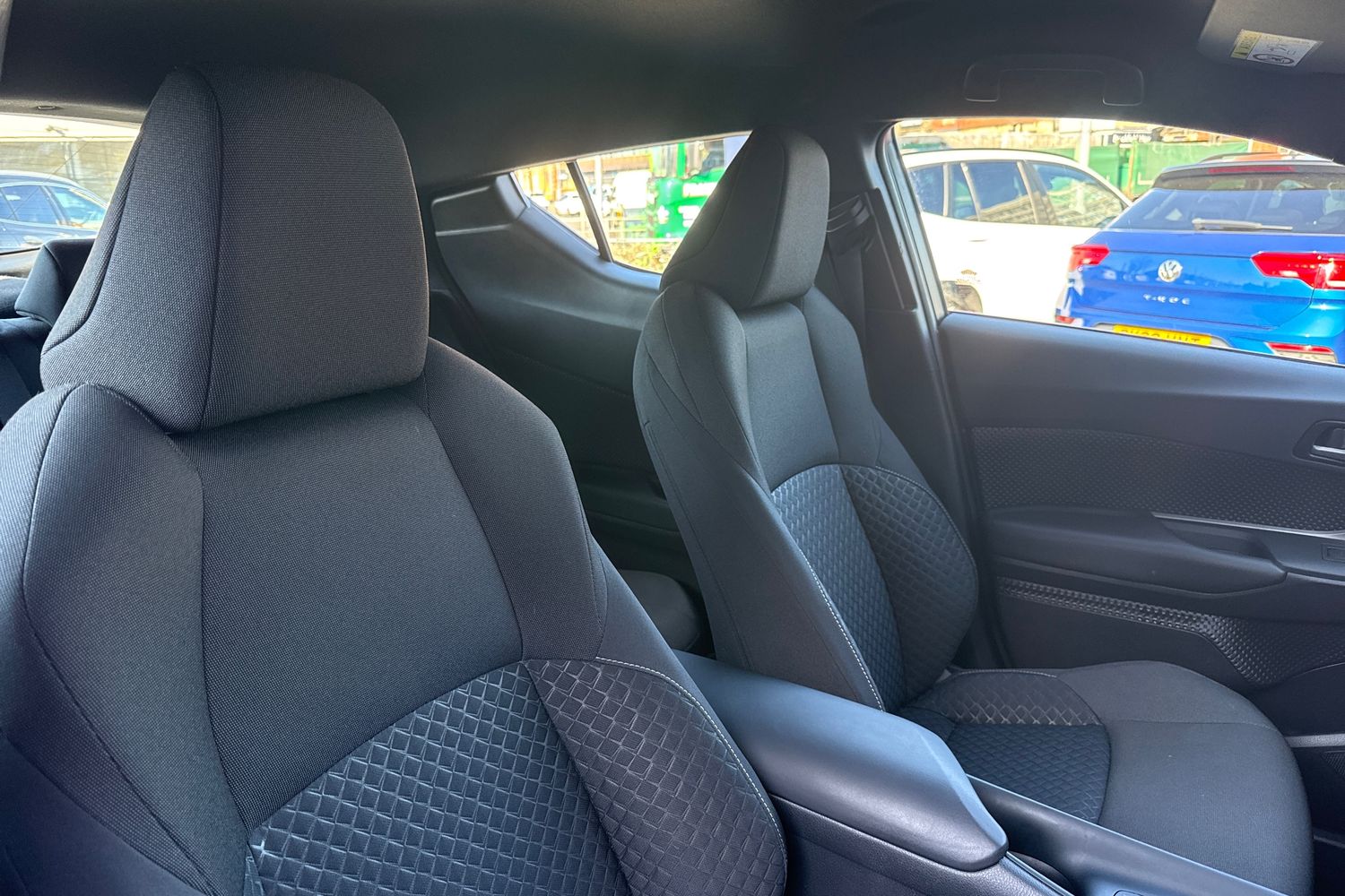 Used Toyota C-HR 2023 for sale - 77758380: Photo 24