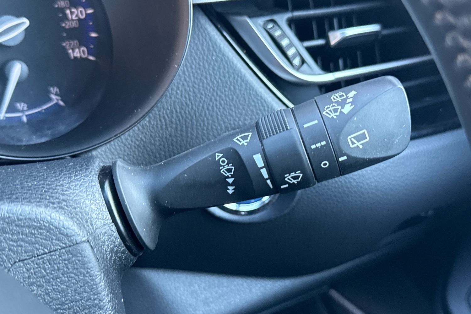 Used Toyota C-HR 2023 for sale - 77758380: Photo 35