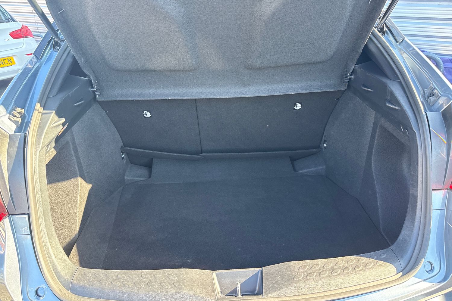 Used Toyota C-HR 2023 for sale - 77758380: Photo 7