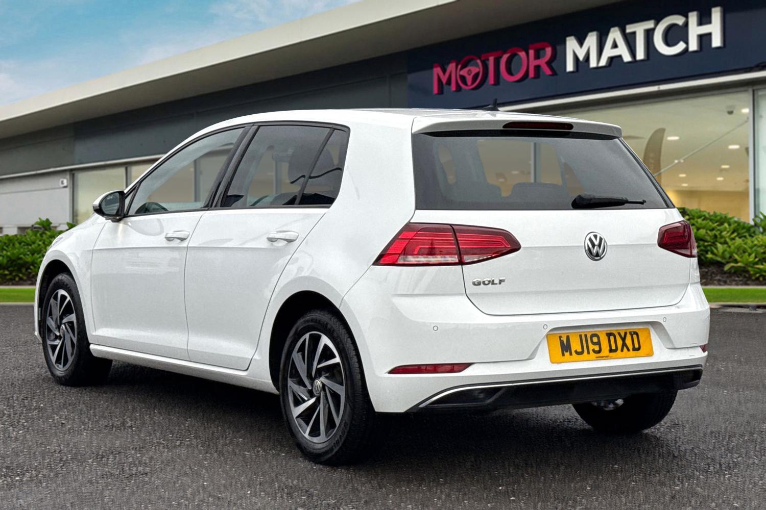 Used Volkswagen Golf 2019 for sale - 77275391: Photo 2