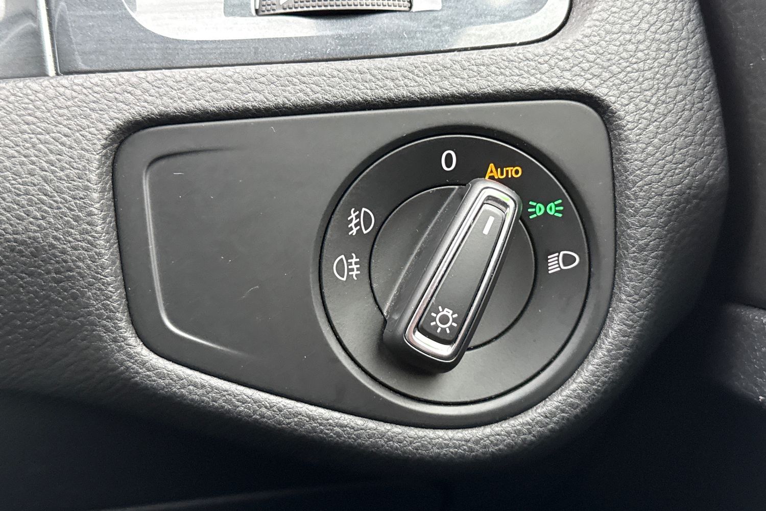 Used Volkswagen Golf 2019 for sale - 77275391: Photo 35