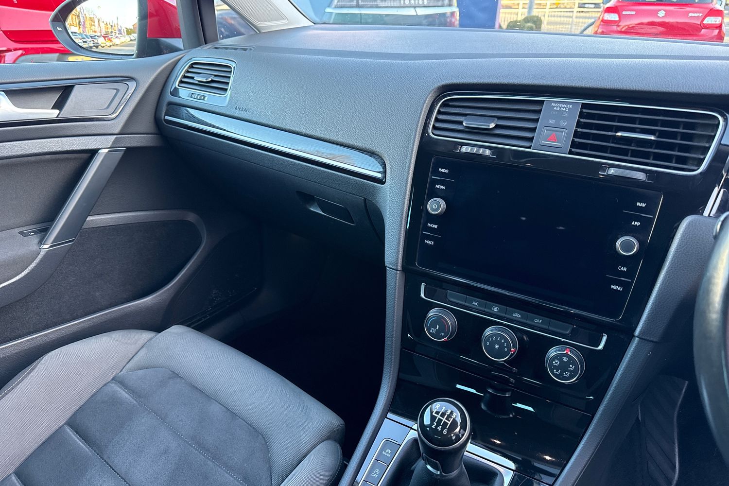 Used Volkswagen Golf 2017 for sale - 76896139: Photo 20