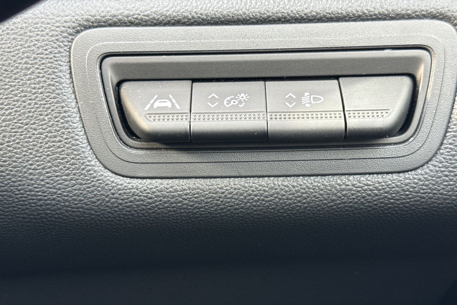 Used Renault Captur 2023 for sale - 76346483: Photo 34