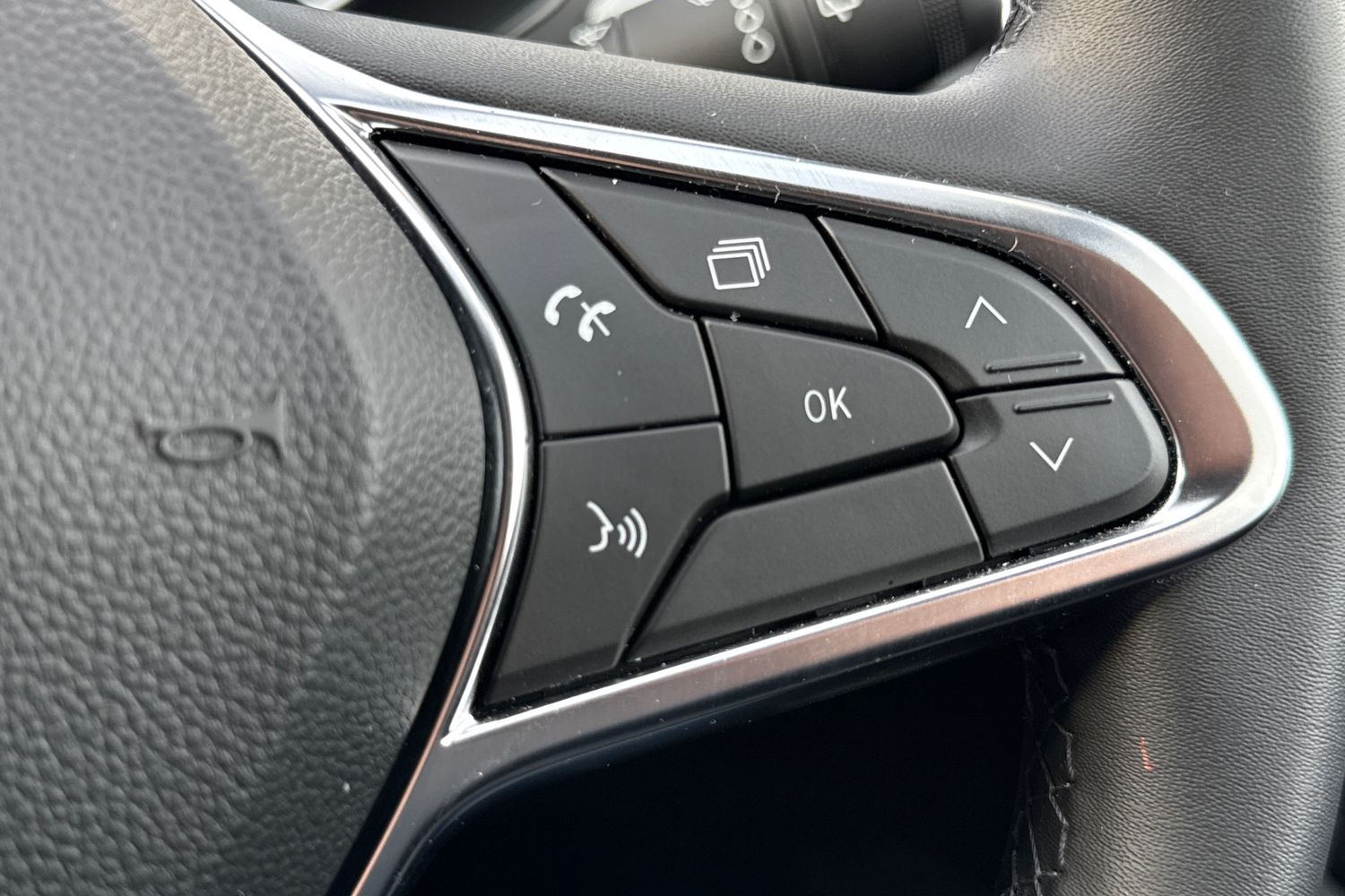 Used Renault Captur 2023 for sale - 76346483: Photo 35