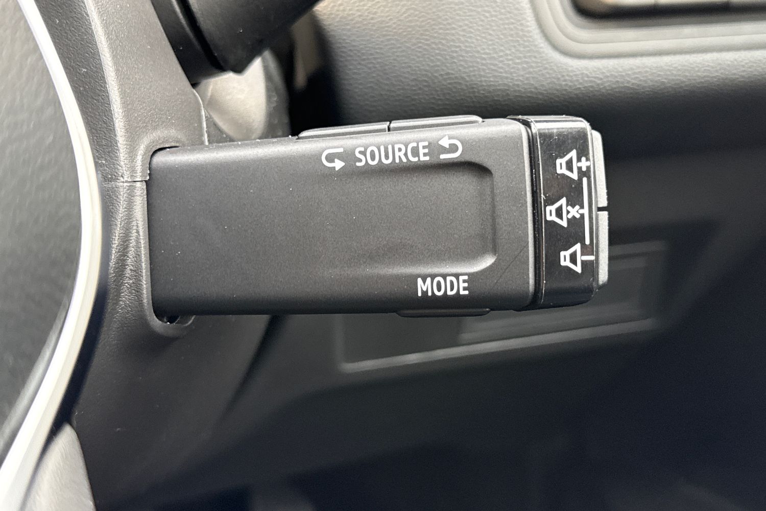Used Renault Captur 2023 for sale - 76346483: Photo 37