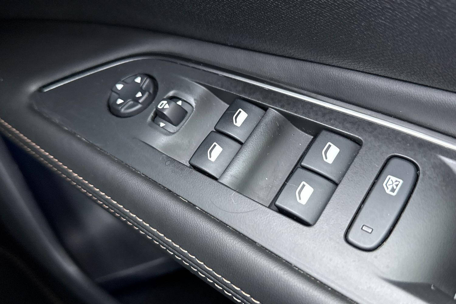 Used Peugeot 3008 2018 for sale - 77641980: Photo 39