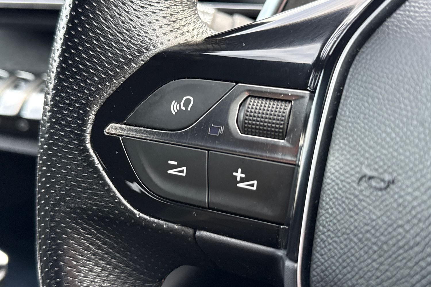 Used Peugeot 3008 2018 for sale - 77641980: Photo 41