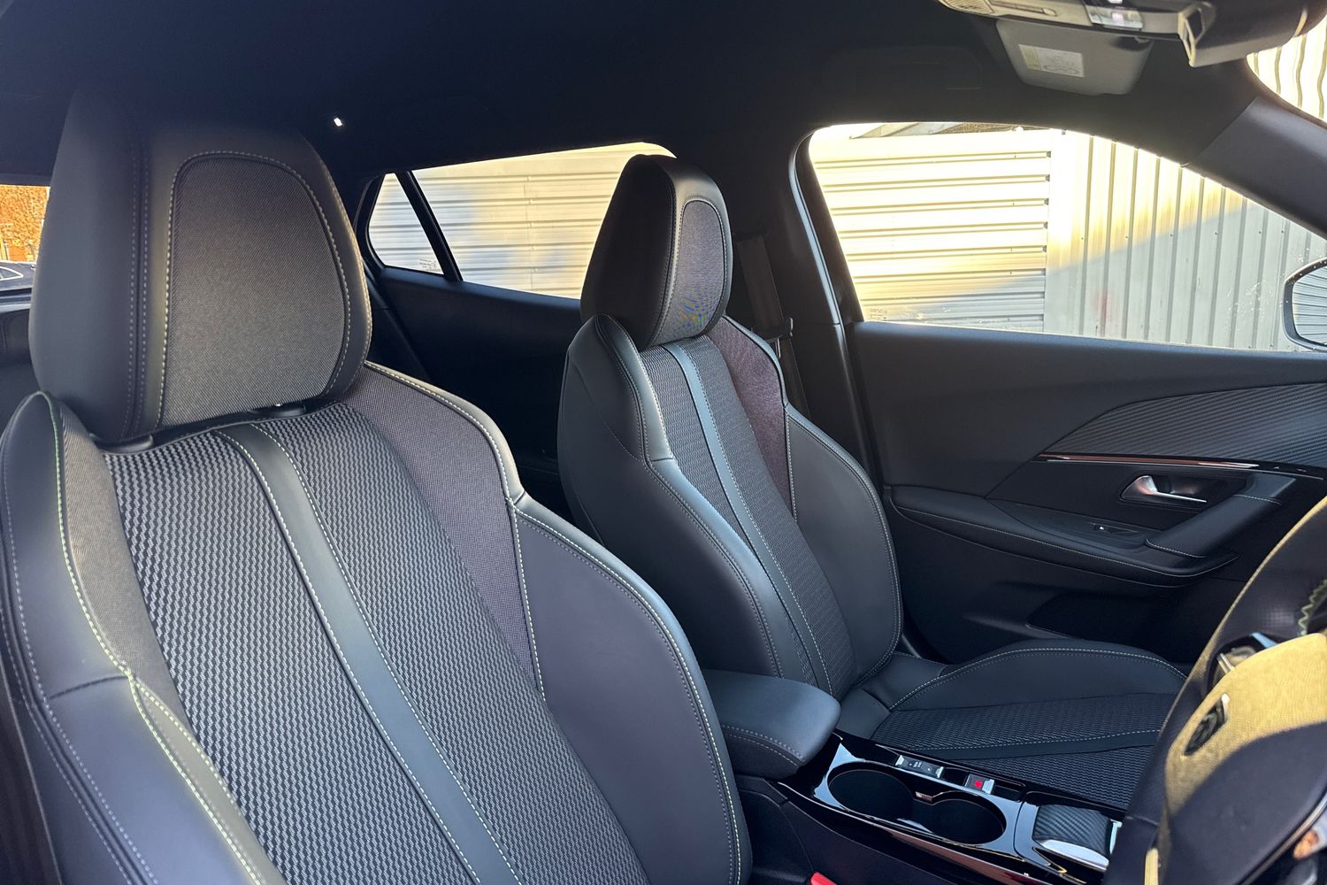 Used Peugeot 2008 2024 for sale - 76805303: Photo 24