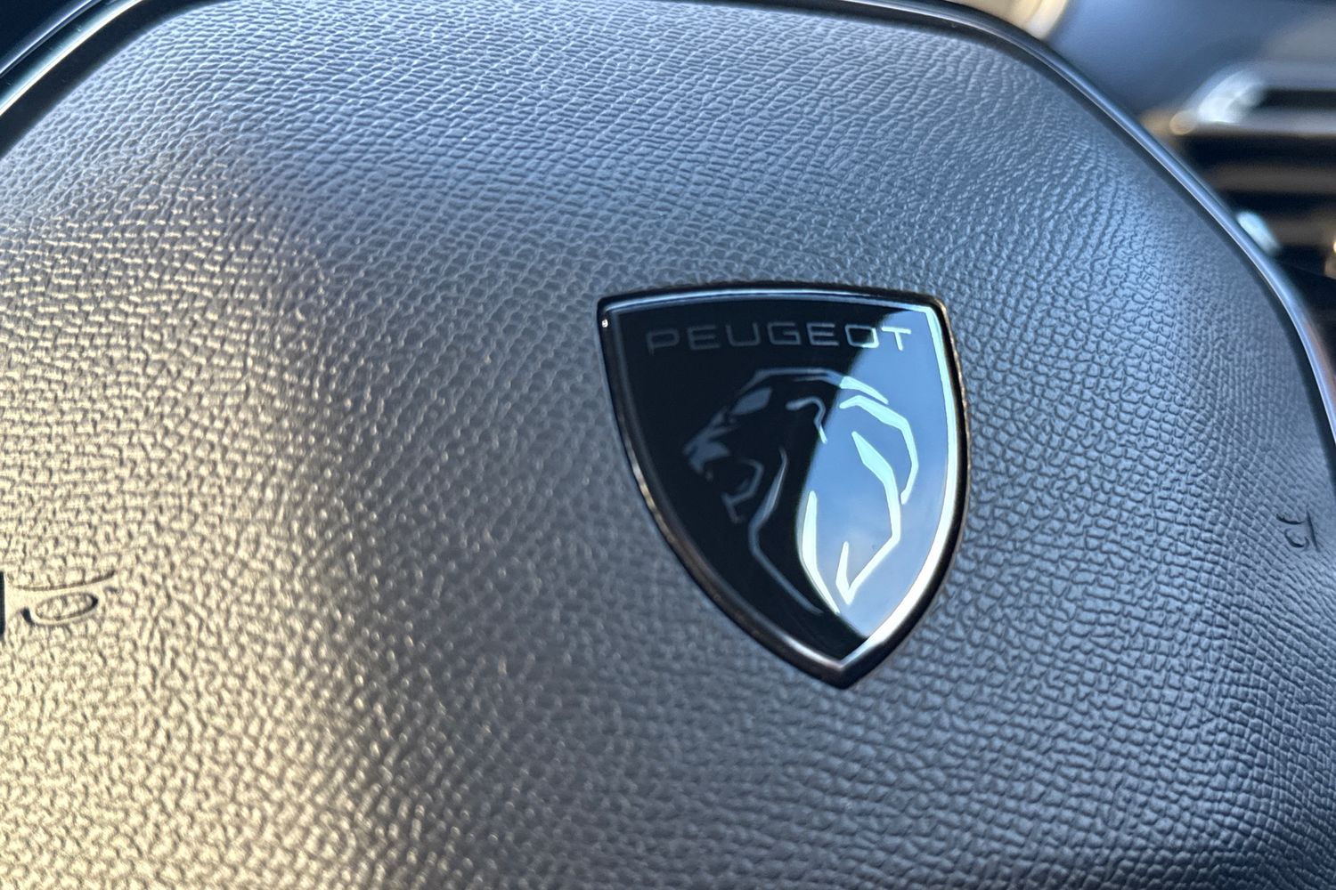 Used Peugeot 2008 2024 for sale - 76805303: Photo 38