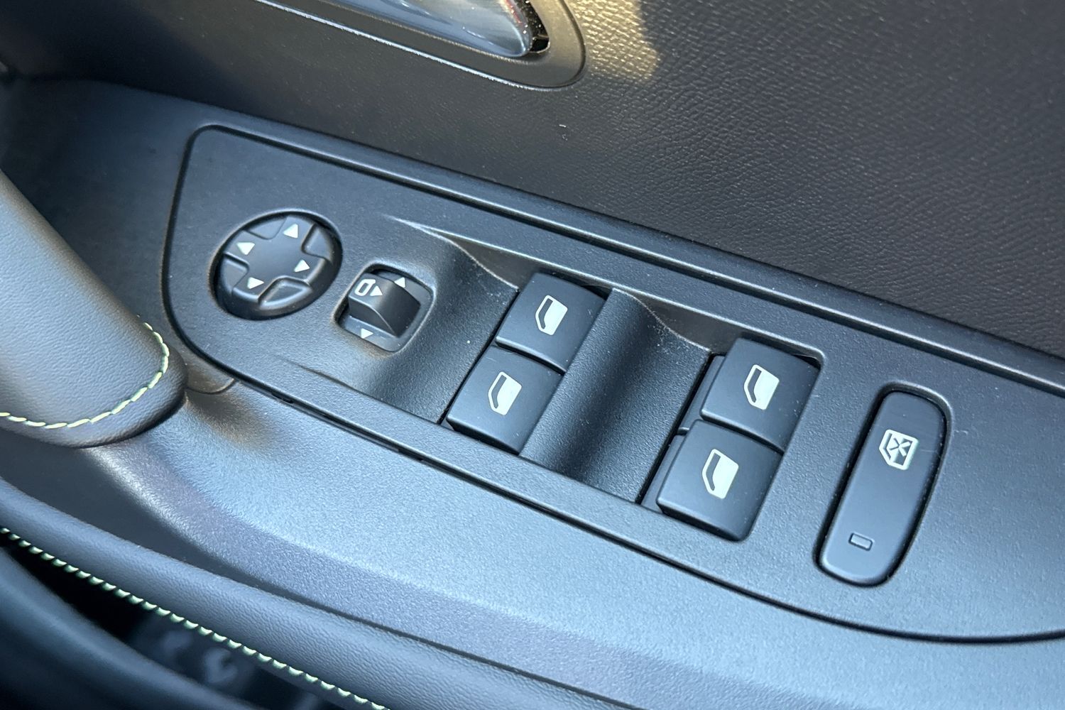 Used Peugeot 2008 2024 for sale - 76805303: Photo 39