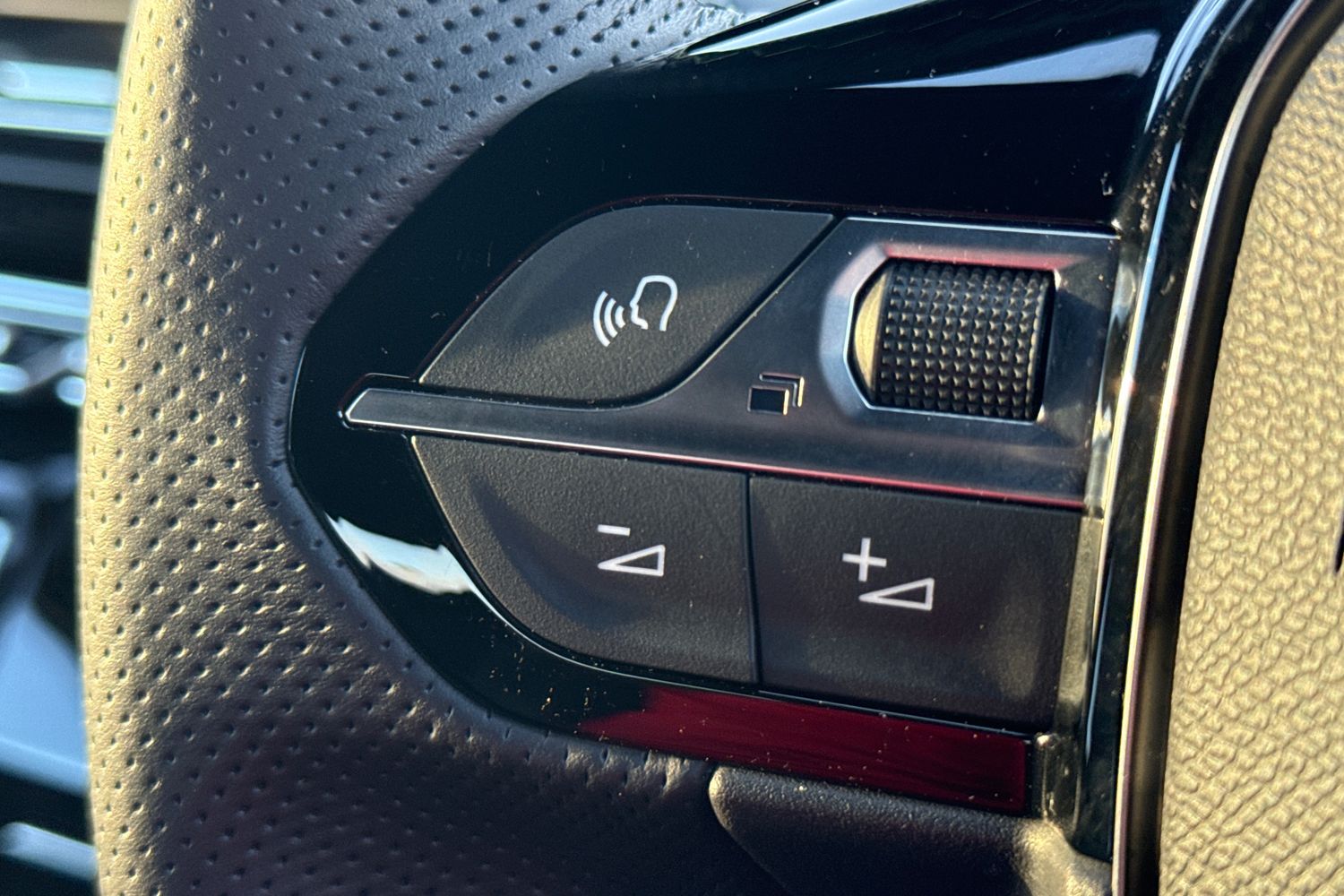 Used Peugeot 2008 2024 for sale - 76805303: Photo 40