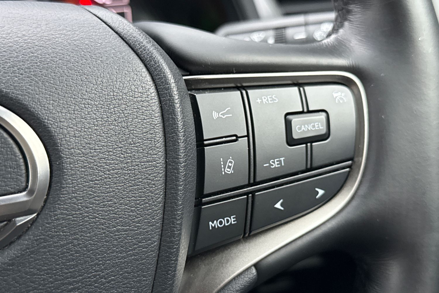 Used Lexus UX 2023 for sale - 76587978: Photo 33