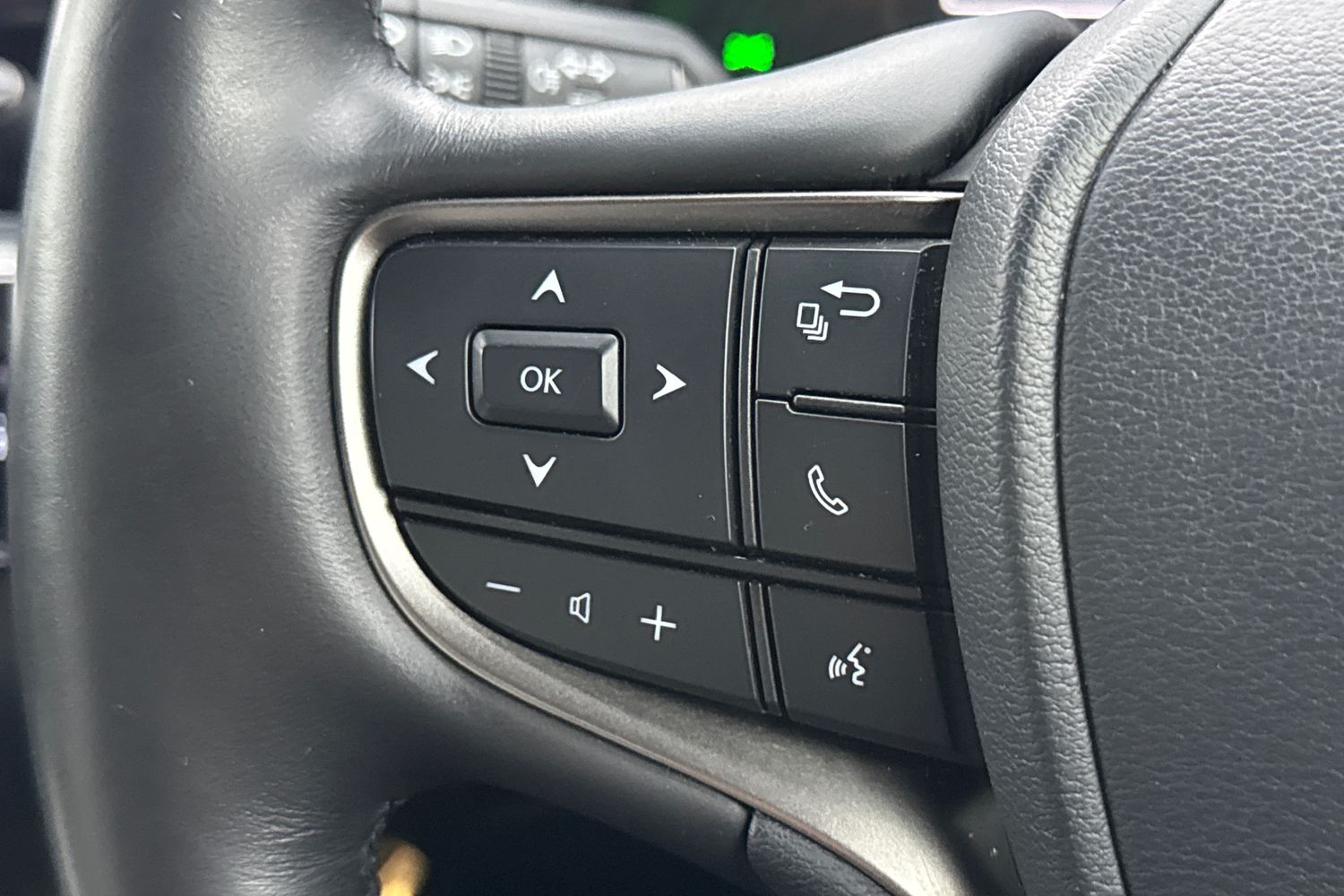 Used Lexus UX 2023 for sale - 76587978: Photo 34