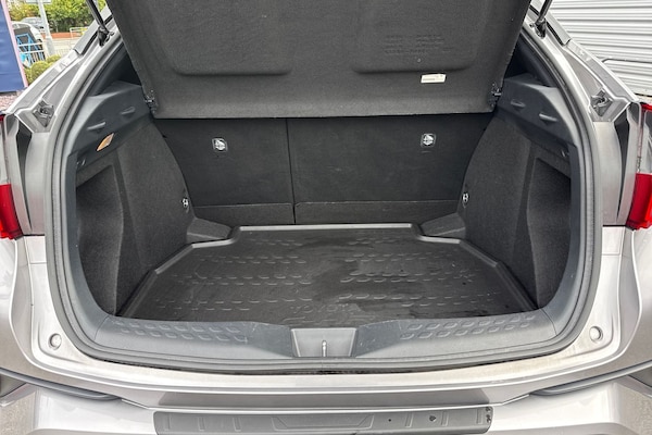 Used Toyota C-HR 2018 for sale - 76207103: Photo 7