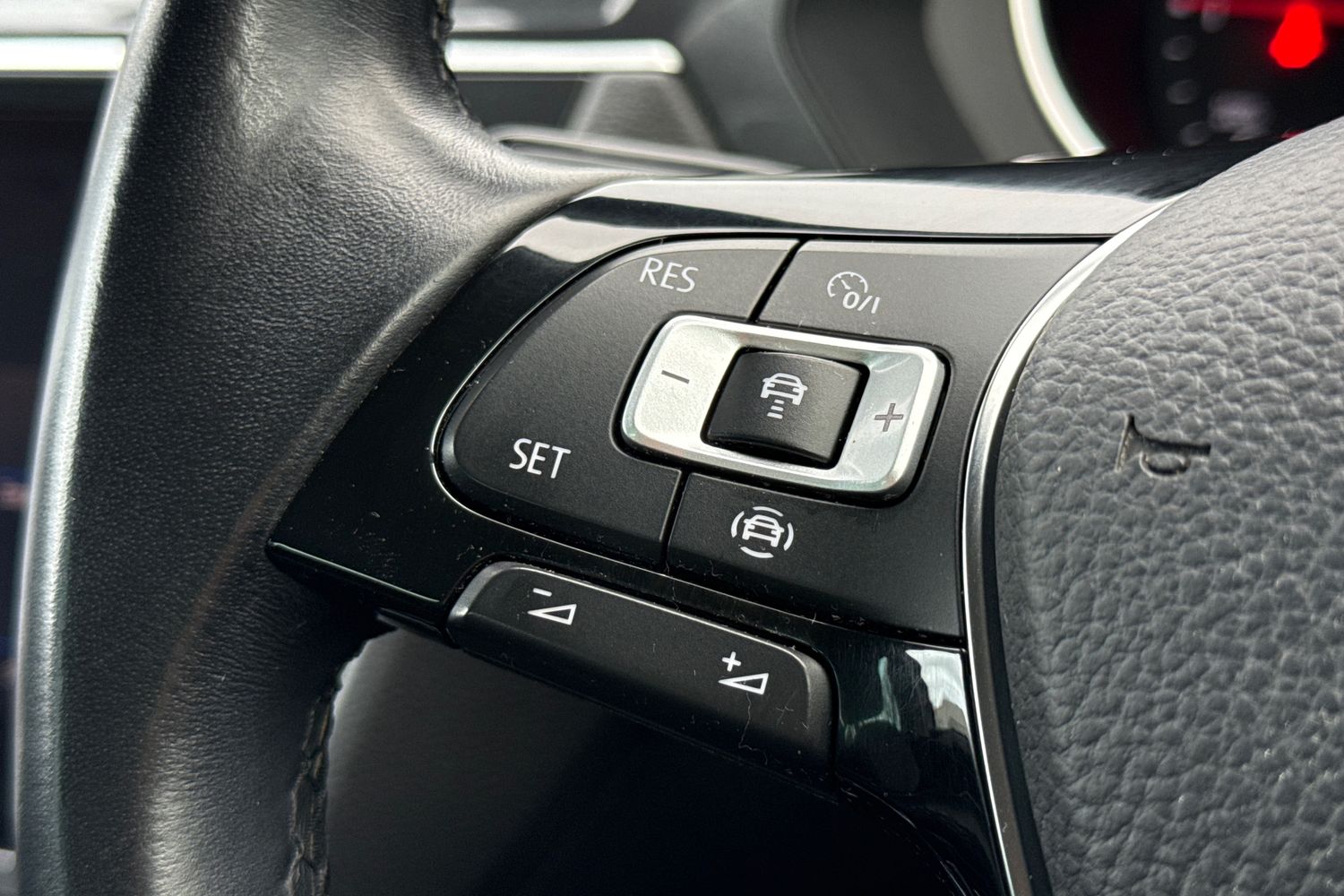 Used Volkswagen Tiguan 2018 for sale - 77374373: Photo 40