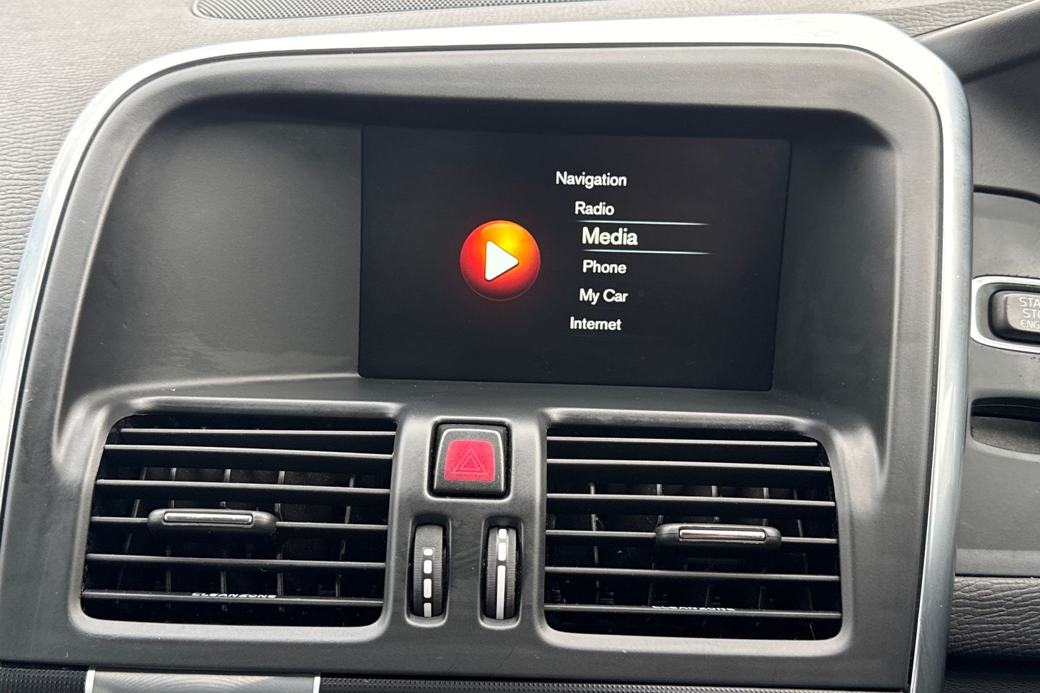 Used Volvo XC60 2016 for sale - 77079995: Photo 16