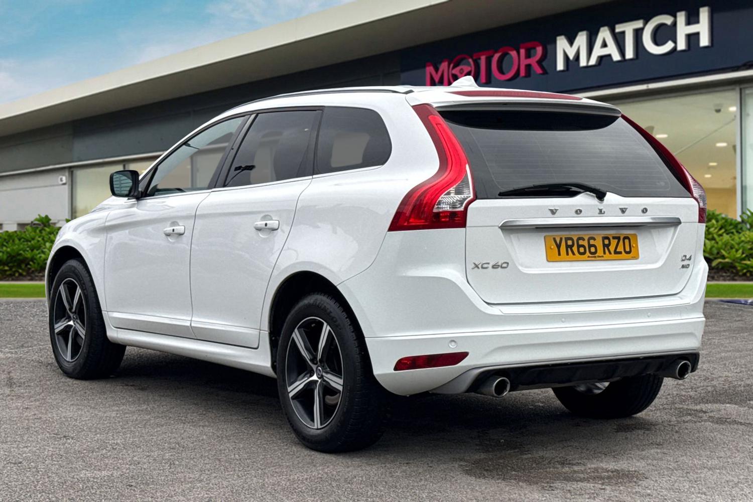 Used Volvo XC60 2016 for sale - 77079995: Photo 2
