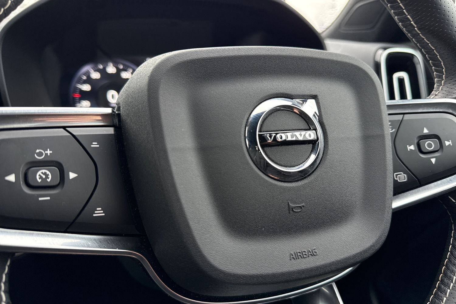 Used Volvo XC40 2021 for sale - 77779727: Photo 36