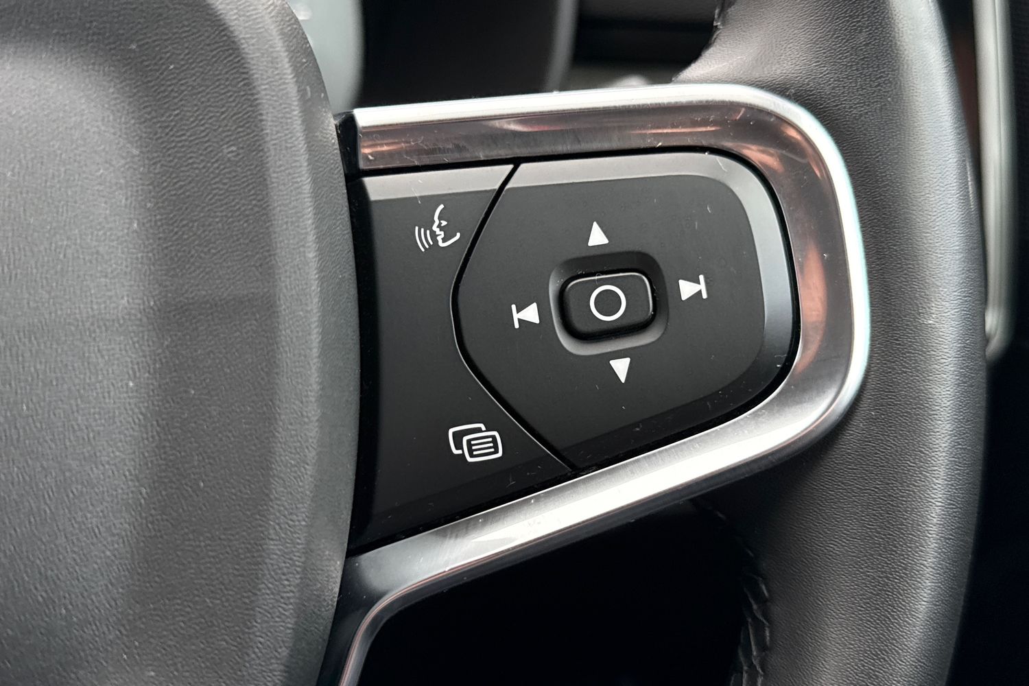 Used Volvo XC40 2022 for sale - 76334407: Photo 38